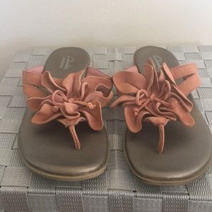 Women’s sandals